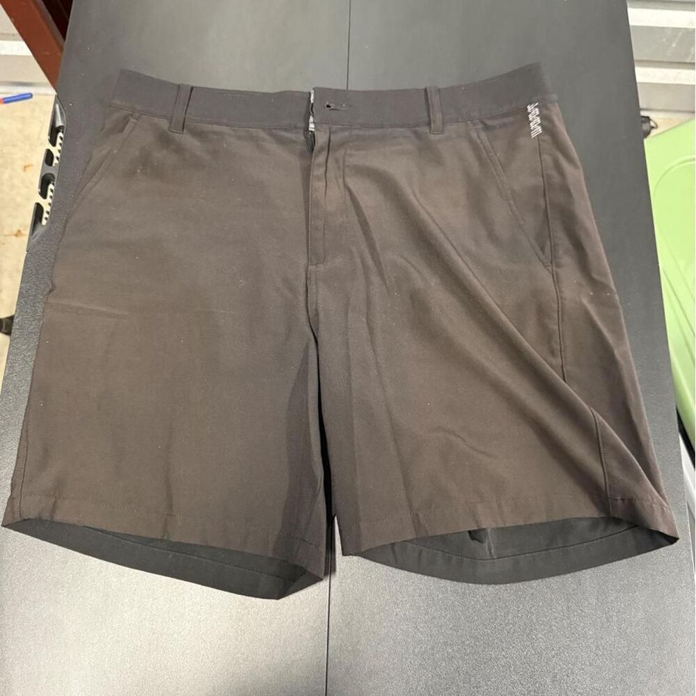 Puma Men's Black and Brown Shorts